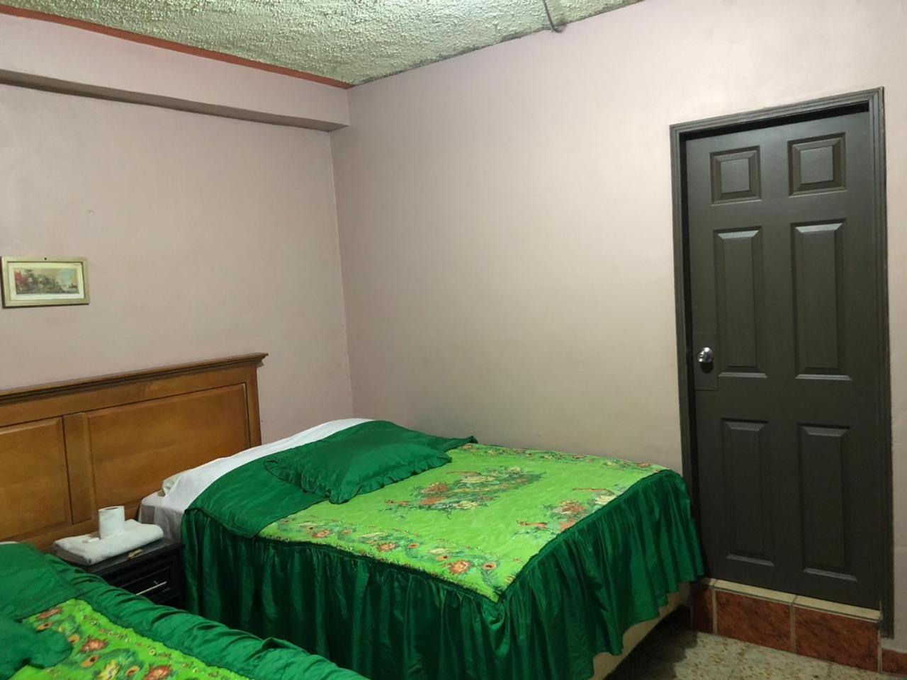 Hotel Guest House Inn ซานเปโดร ซูลา ภายนอก รูปภาพ