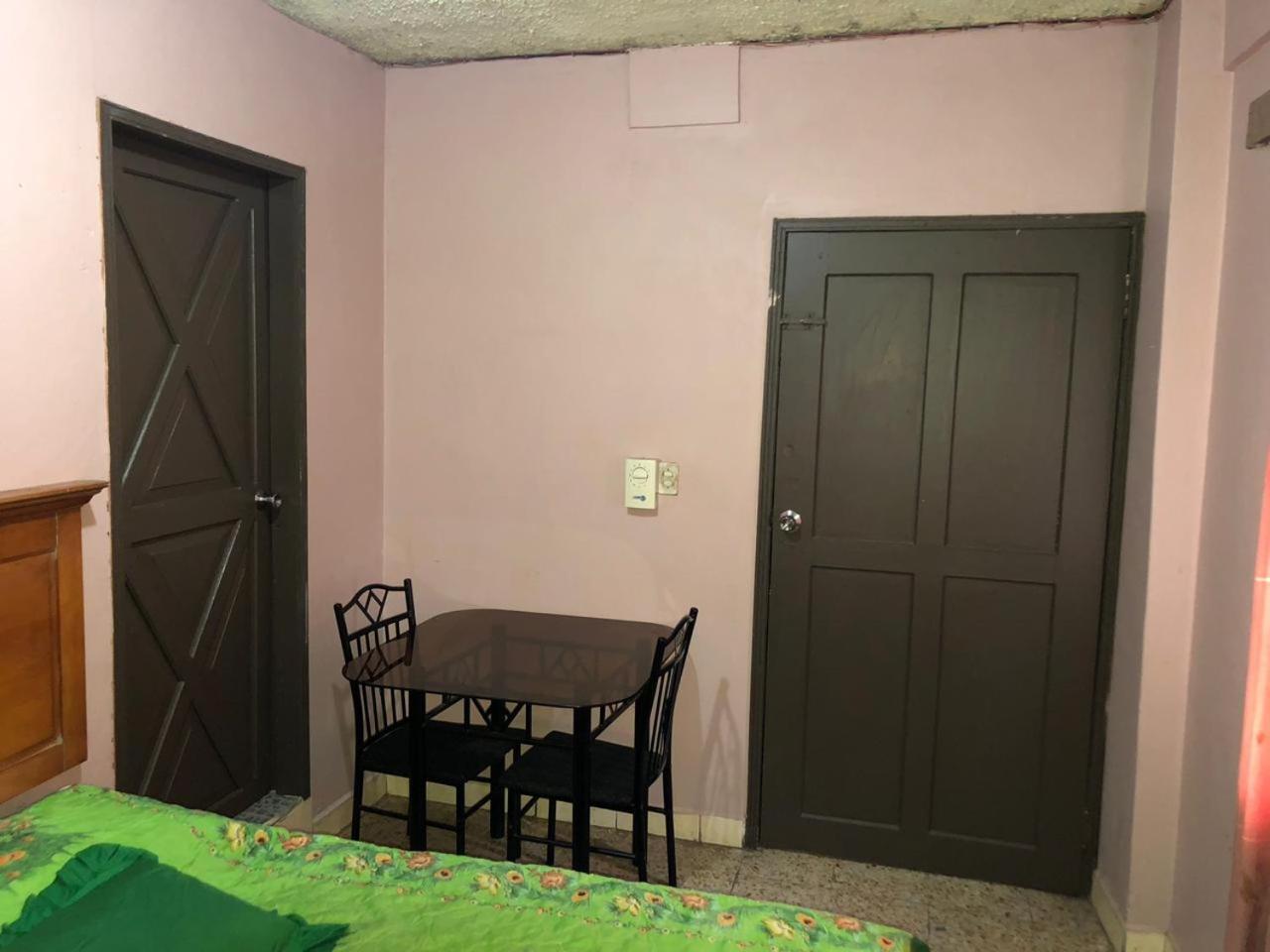 Hotel Guest House Inn ซานเปโดร ซูลา ภายนอก รูปภาพ